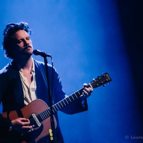 Father John Misty a offert un set acoustique intimiste au Café de la Danse Father John Misty a offert un set acoustique intimiste au Café de la Danse