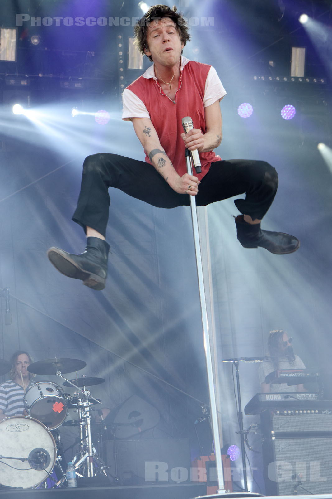 CAGE THE ELEPHANT dancing feet